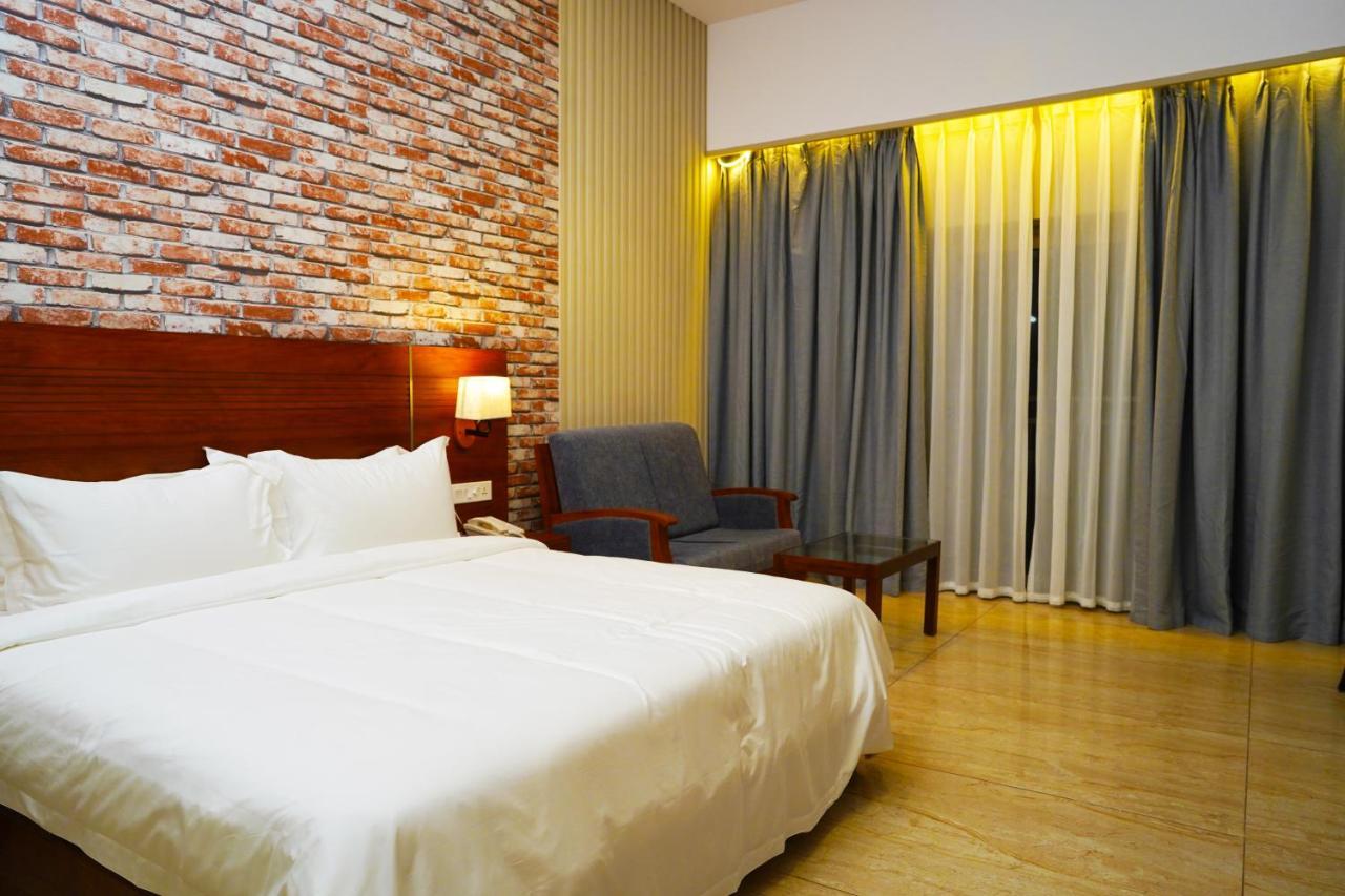 Elephant Passage Munnar Exterior foto A room at the hotel